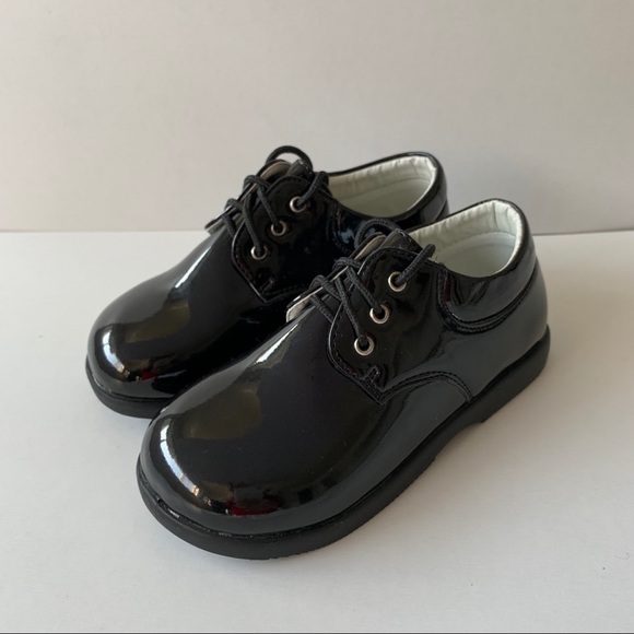 Fouger USA toddler shiny black dress shoes - Picture 2 of 8